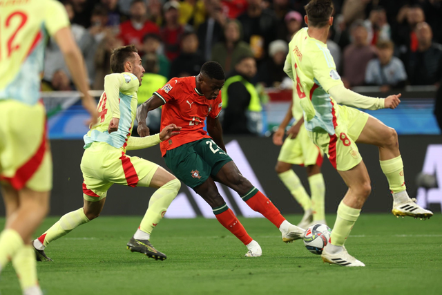 对照之下 对照之下